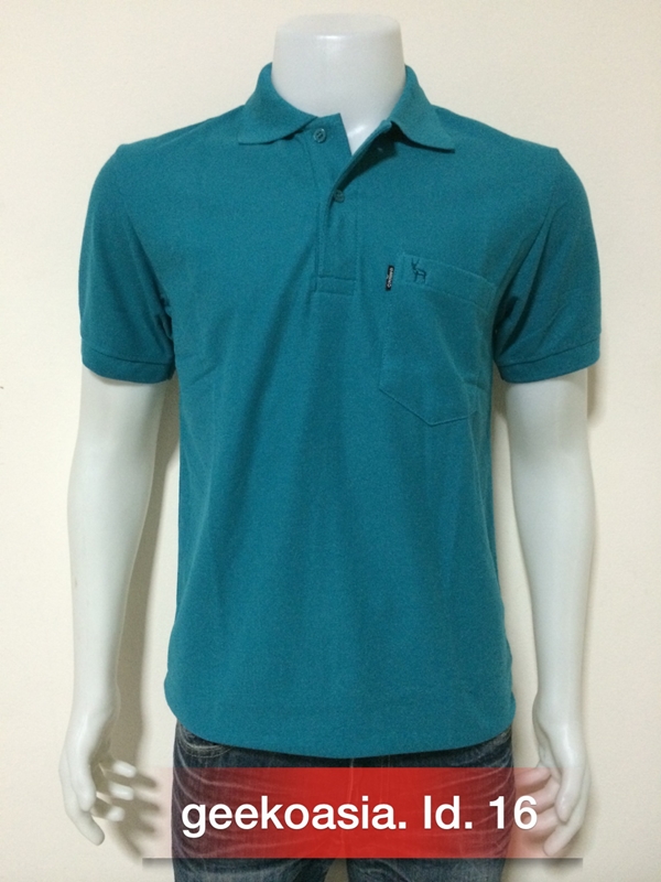 เสื้อโปโลชายสีเขียวมรกต