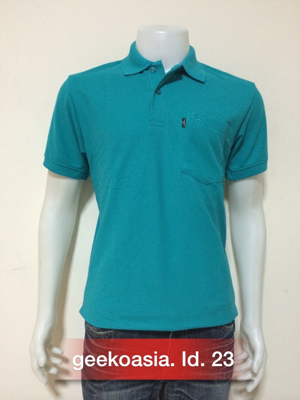 เสื้อโปโลชายสีเขียวคราม