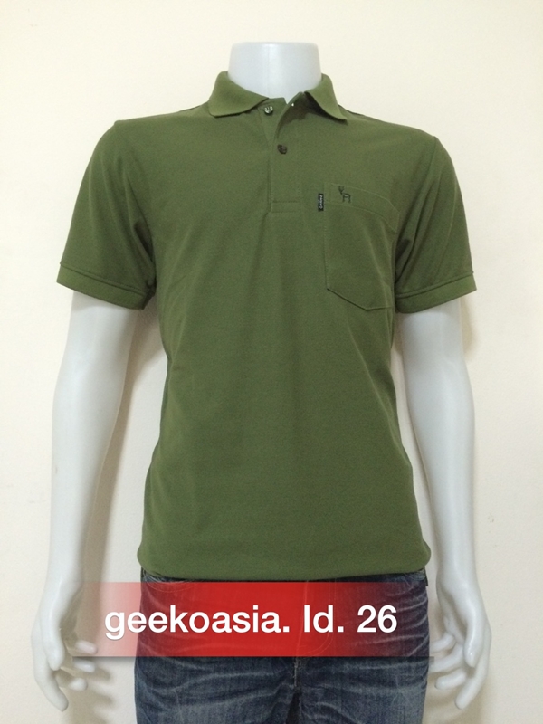 เสื้อโปโลชายสีเขียวขี้ม้าอ่อน