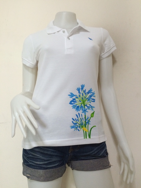 เสื้อโปโลหญิงลายดอกฟ้า